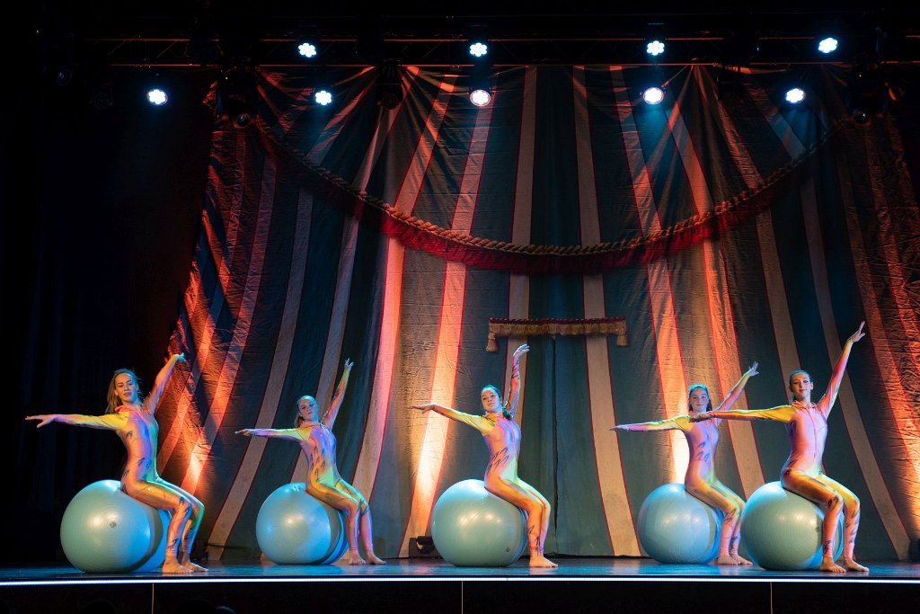 Wintercircus 6D 014.jpg